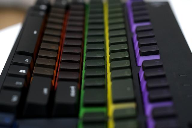 罗技g610机械键盘测评,罗技g610和910的键帽一样么