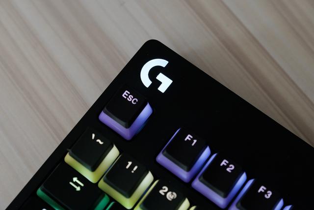 罗技g610机械键盘测评,罗技g610和910的键帽一样么