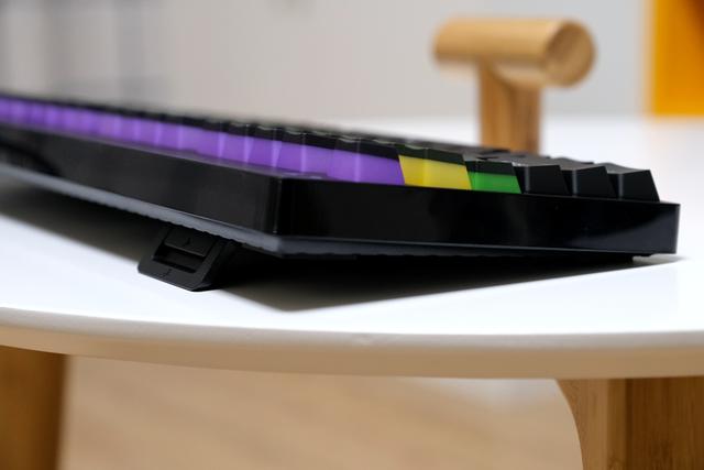 罗技g610机械键盘测评,罗技g610和910的键帽一样么