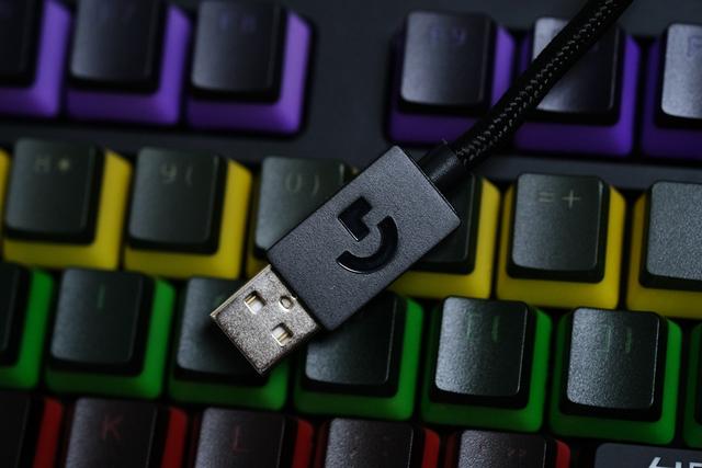 罗技g610机械键盘测评,罗技g610和910的键帽一样么