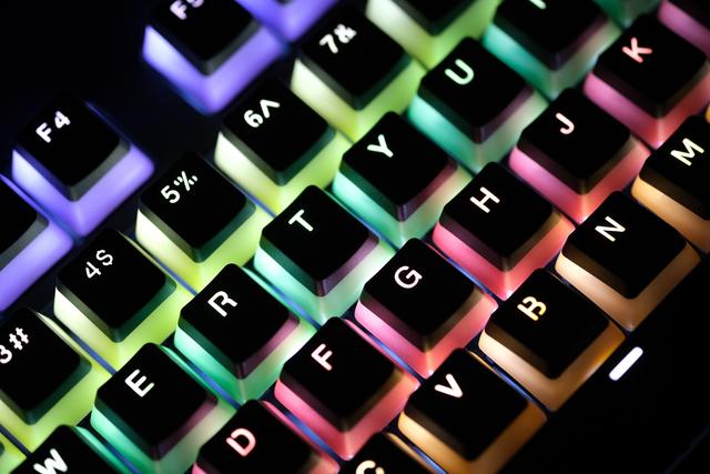 罗技g610机械键盘测评,罗技g610和910的键帽一样么