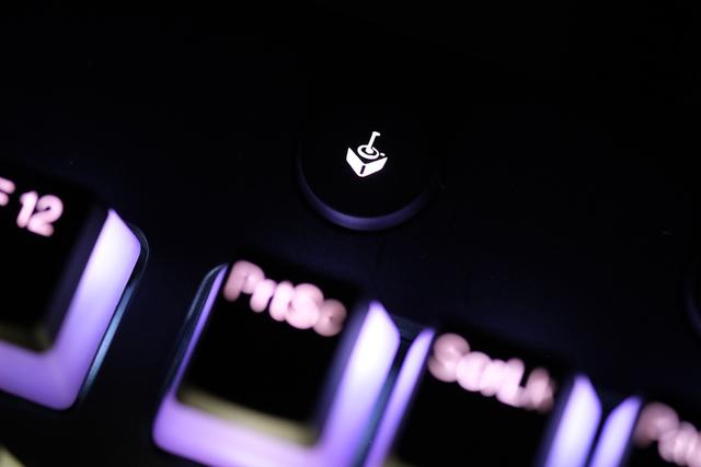 罗技g610机械键盘测评,罗技g610和910的键帽一样么