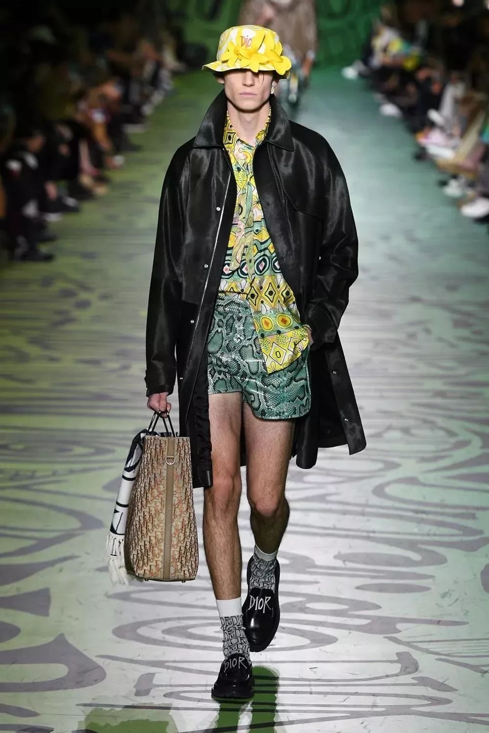 男生这样穿真的很帅图文,男生这样穿真的高级感