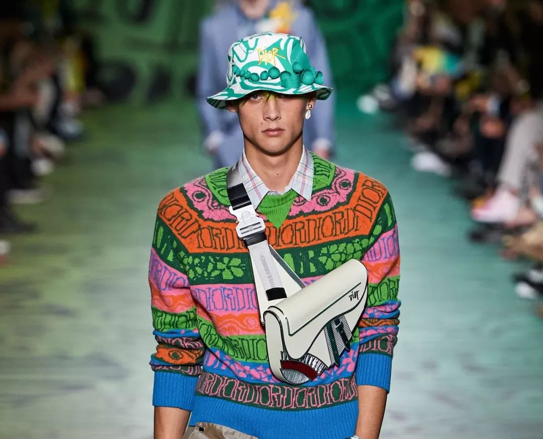 男生这样穿真的很帅图文,男生这样穿真的高级感