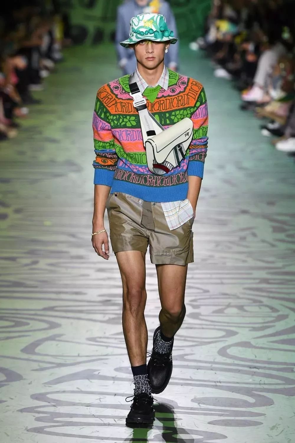 男生这样穿真的很帅图文,男生这样穿真的高级感