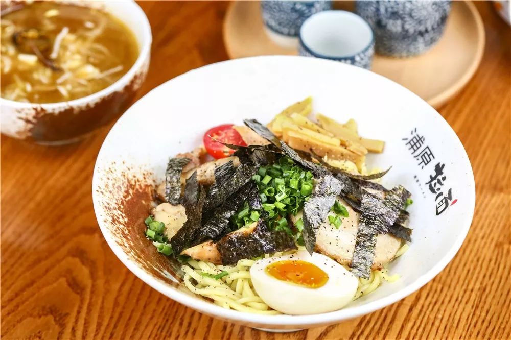 西单必吃的神级小店!仅凭①碗鸡汤拉面,圈粉无数人