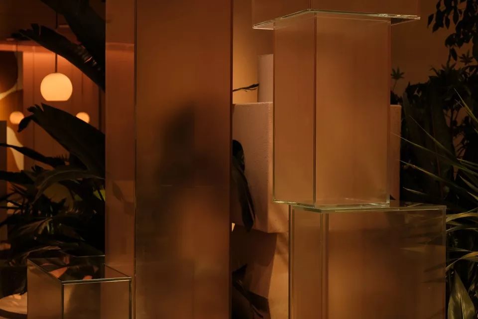 北京王府井一个超现实的茶园，théATRE茶聚场