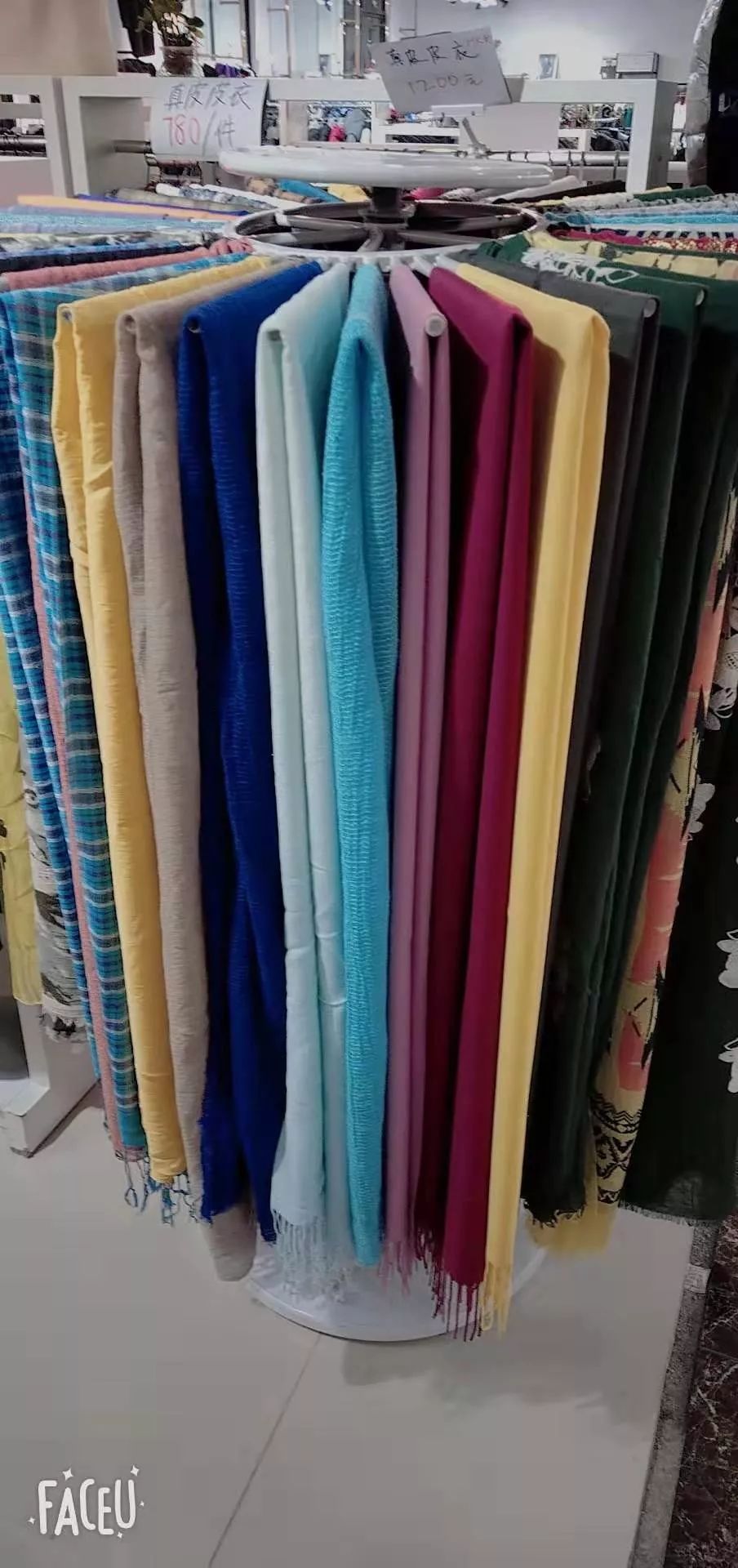 羽绒服工厂清仓100元150元,工厂羽绒服100元3-5件包邮到家