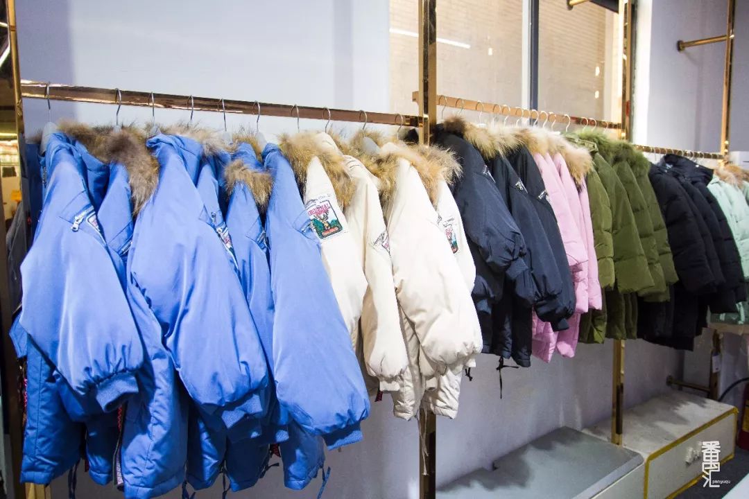 羽绒服工厂清仓100元150元,工厂羽绒服100元3-5件包邮到家