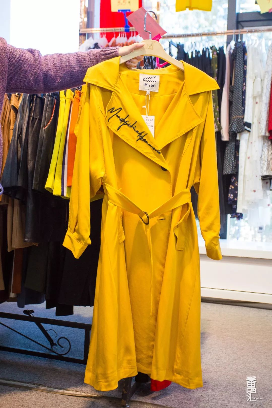 羽绒服工厂清仓100元150元,工厂羽绒服100元3-5件包邮到家