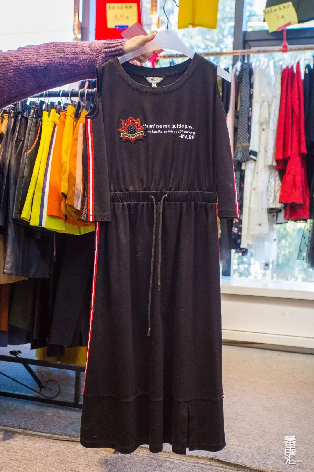 羽绒服工厂清仓100元150元,工厂羽绒服100元3-5件包邮到家