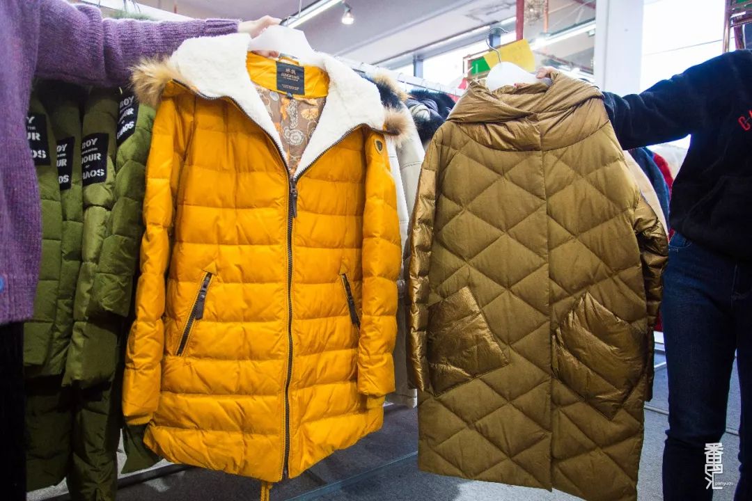 羽绒服工厂清仓100元150元,工厂羽绒服100元3-5件包邮到家