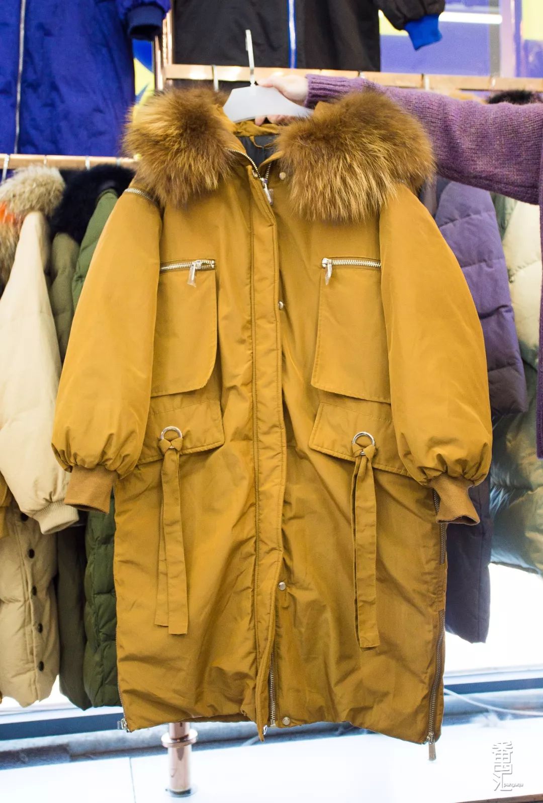 羽绒服工厂清仓100元150元,工厂羽绒服100元3-5件包邮到家