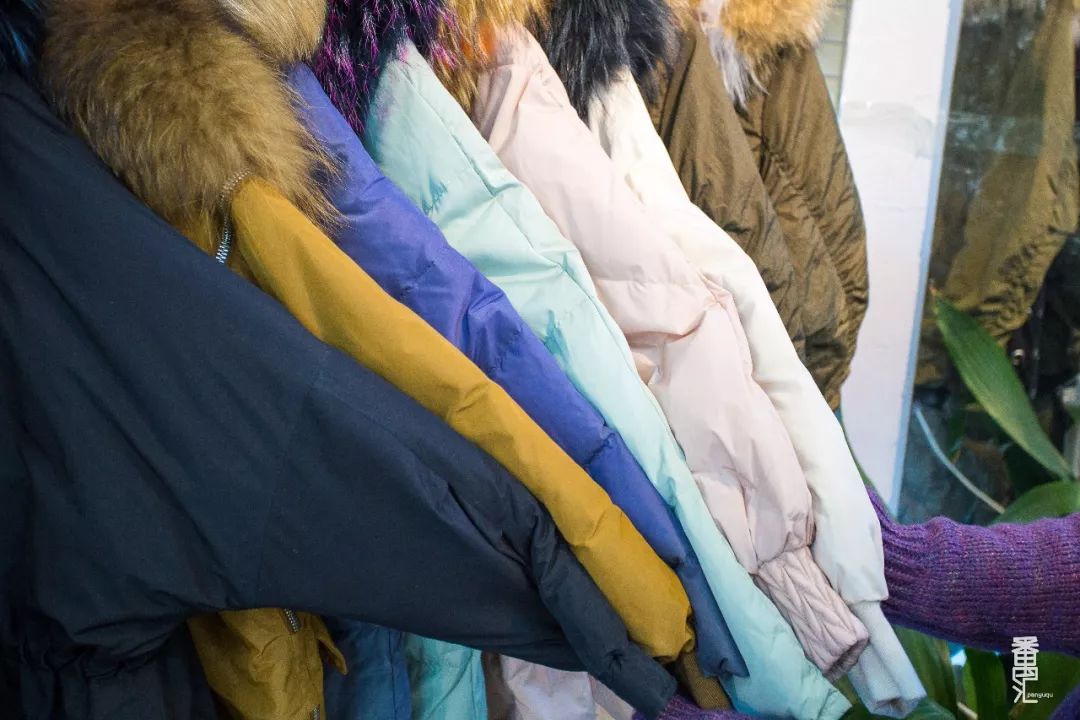 羽绒服工厂清仓100元150元,工厂羽绒服100元3-5件包邮到家