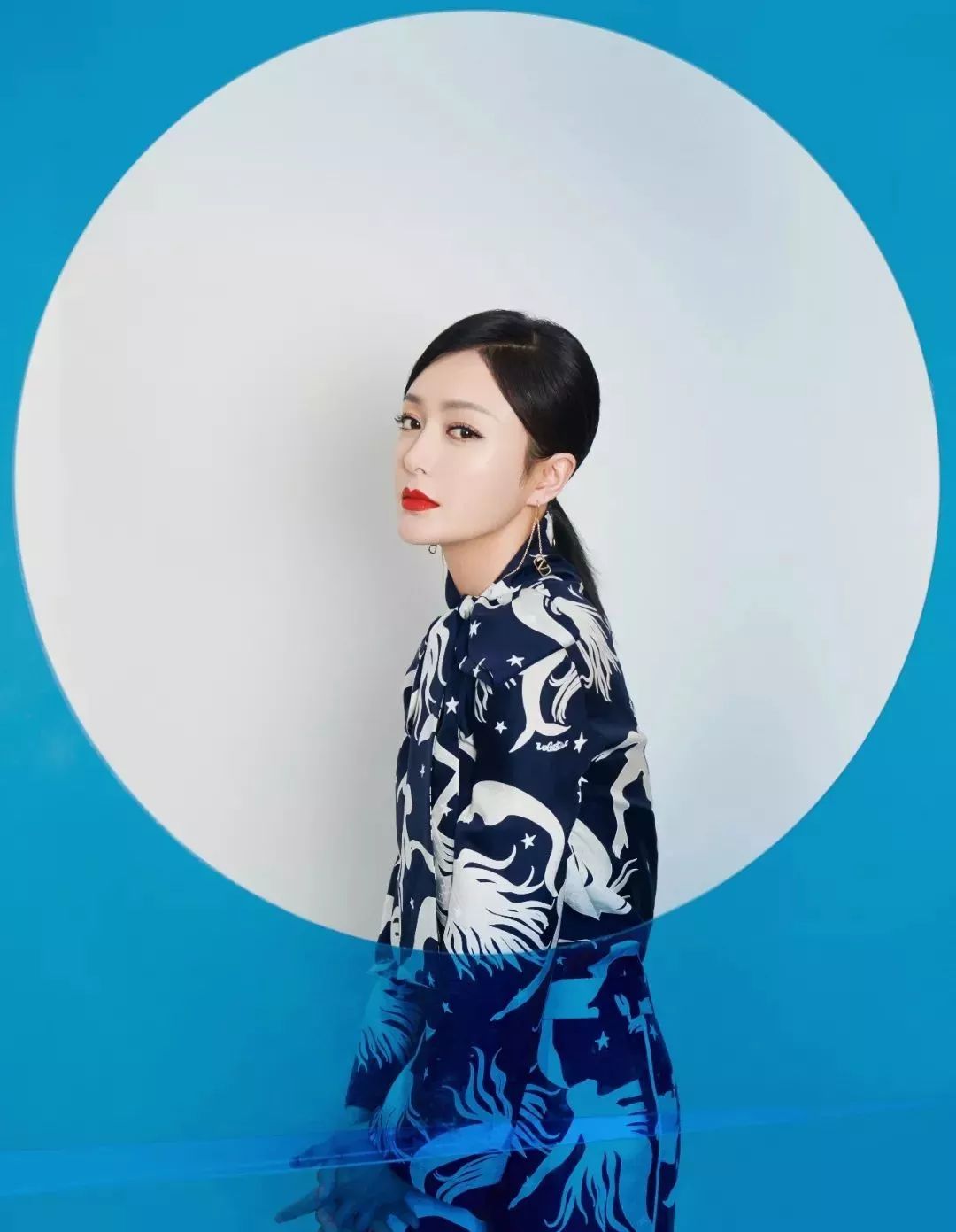 羡慕霉霉的30岁，涂上红唇就能美成全场最佳