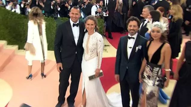 华裔女人嫁给美国富豪名人,谷歌老板华裔老婆和马斯克