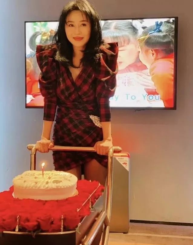 章子怡晕倒,章子怡脑溢血