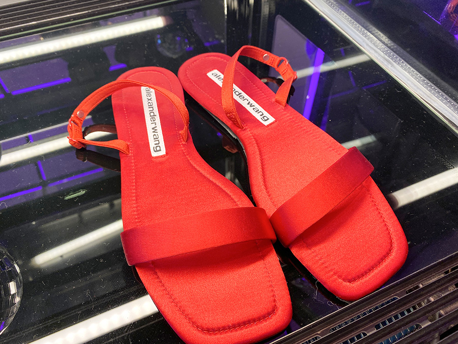 为合作胶囊系列造势,连卡佛和AlexanderWang在成都办了场“派对”