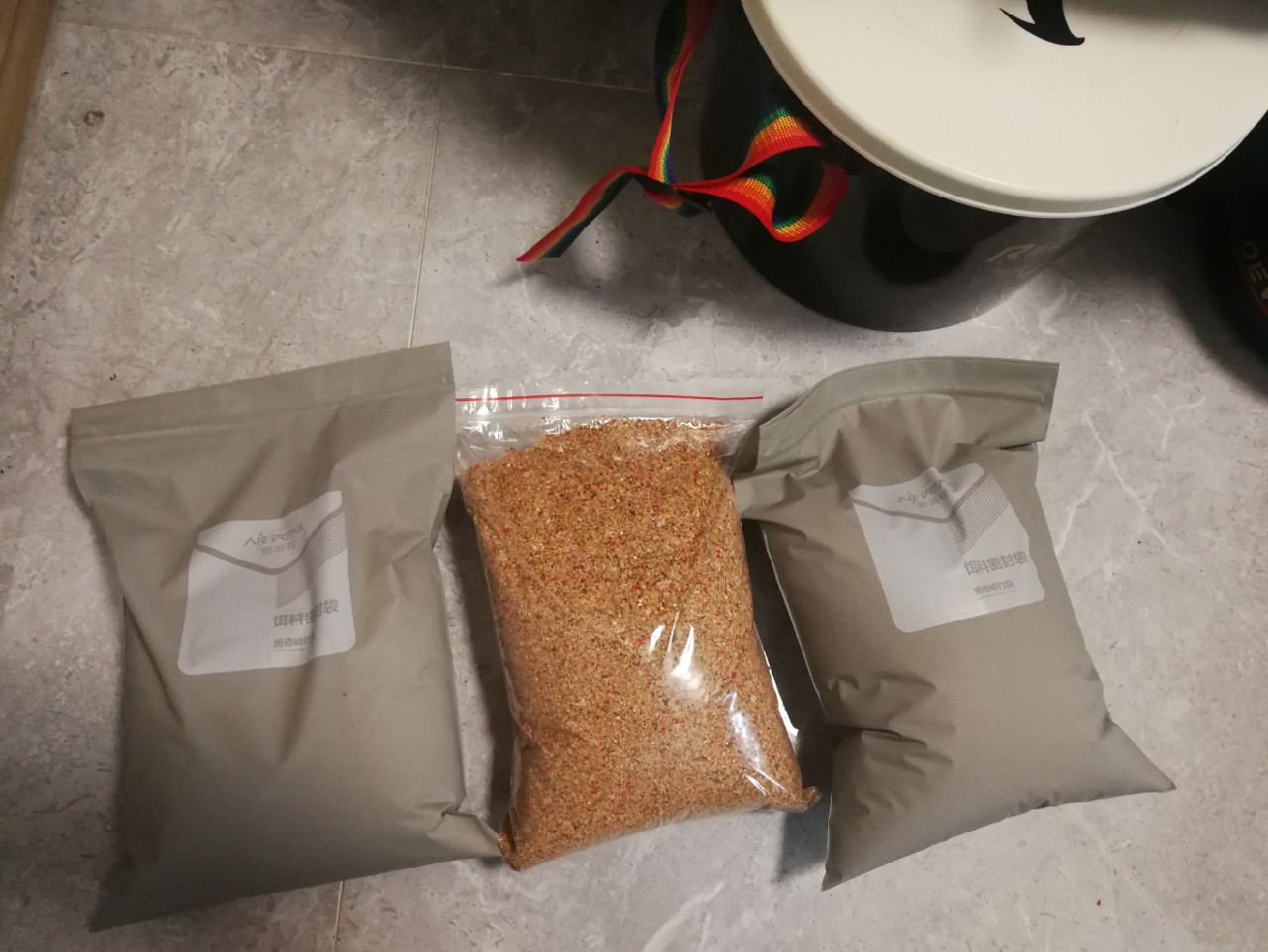 钓鲫鱼的窝料饵料最佳配方,分享一款野钓鲫鱼的窝料配方