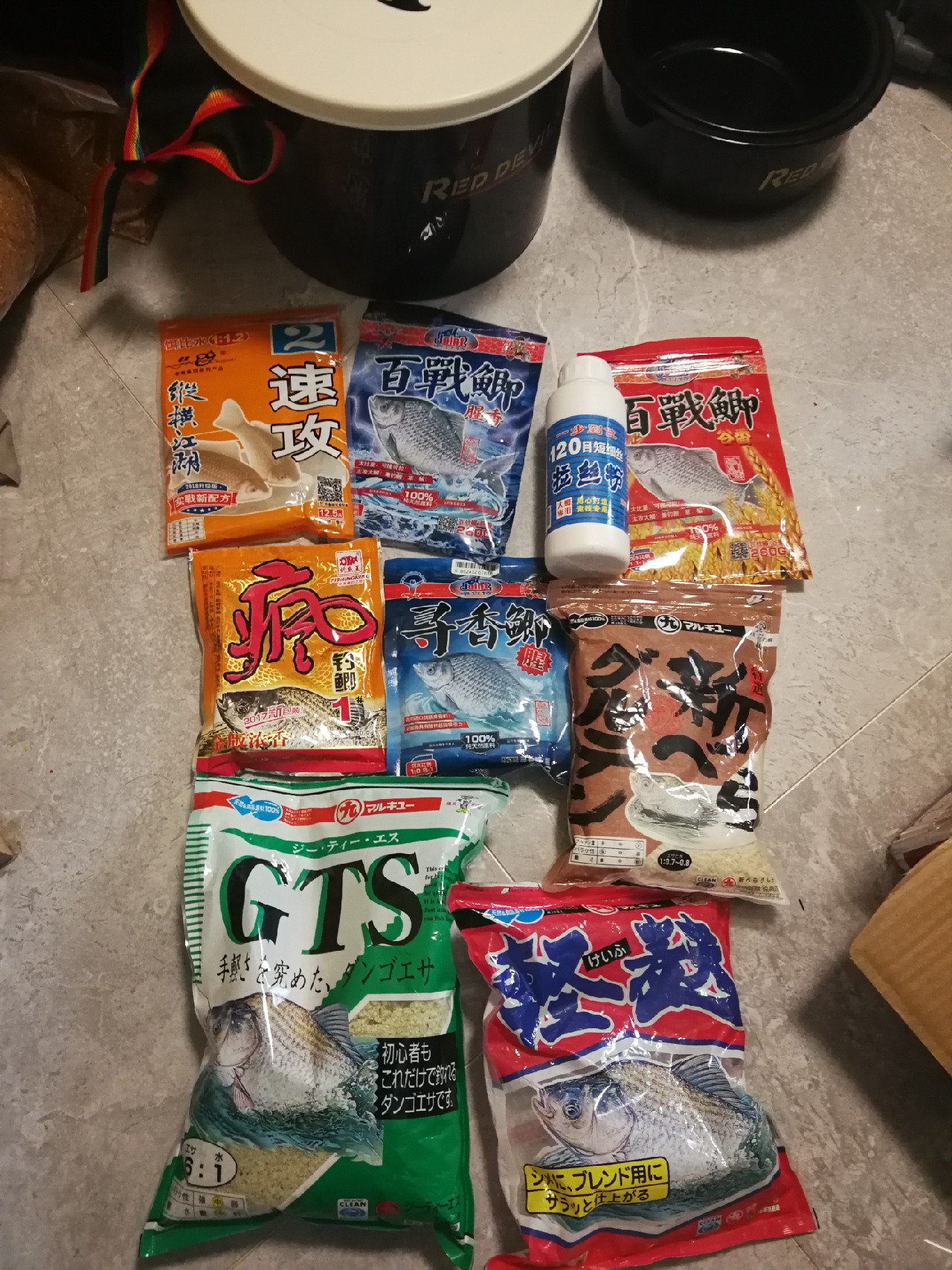 钓鲫鱼的窝料饵料最佳配方,分享一款野钓鲫鱼的窝料配方