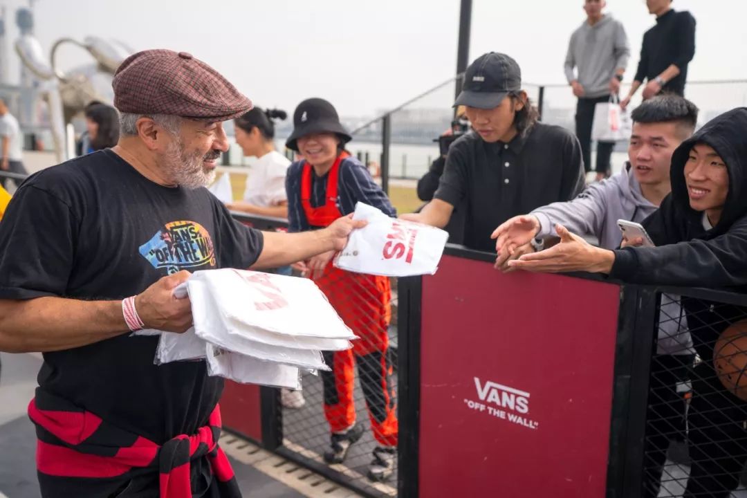 真·为滑板而生，传奇滑手SteveCaballero空降广州陪你重温与Vans经典的三十年