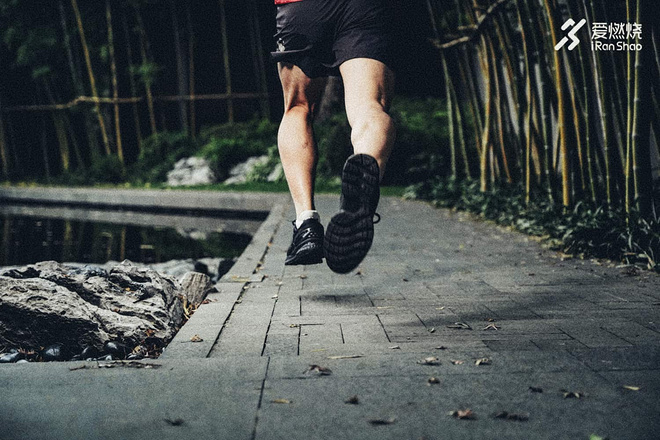 asics跑鞋评测metarun,asics测评视频