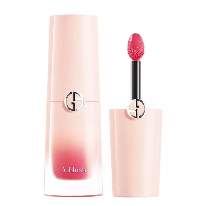 易烊千玺送阿玛尼 (易烊千玺送粉丝的阿玛尼是什么)