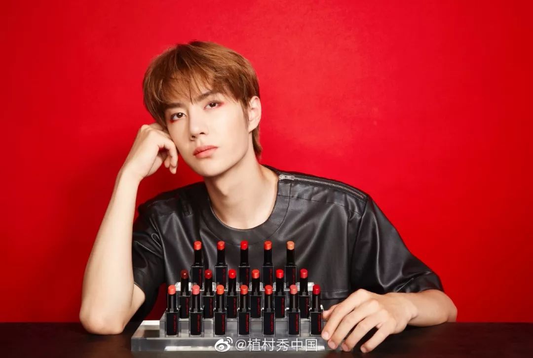 易烊千玺送阿玛尼 (易烊千玺送粉丝的阿玛尼是什么)