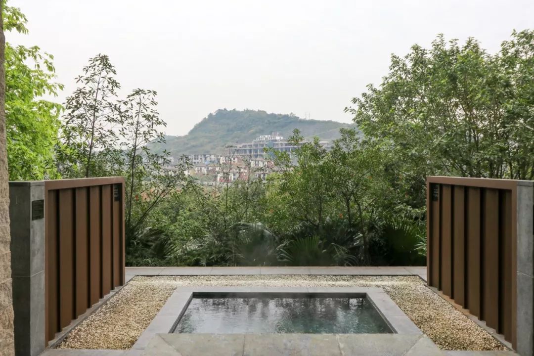 山水环抱、私汤入户|是时候造访全球首家悦榕庄温泉度假村了