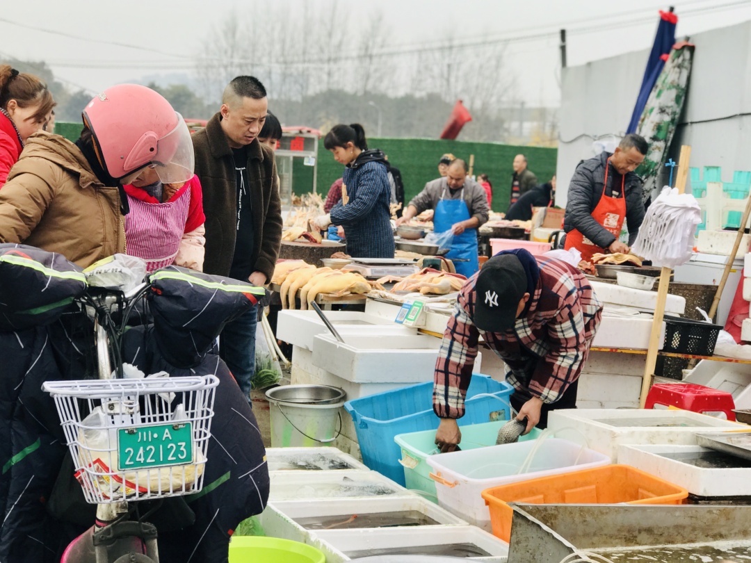 乱哄哄的集市,乱逛市场