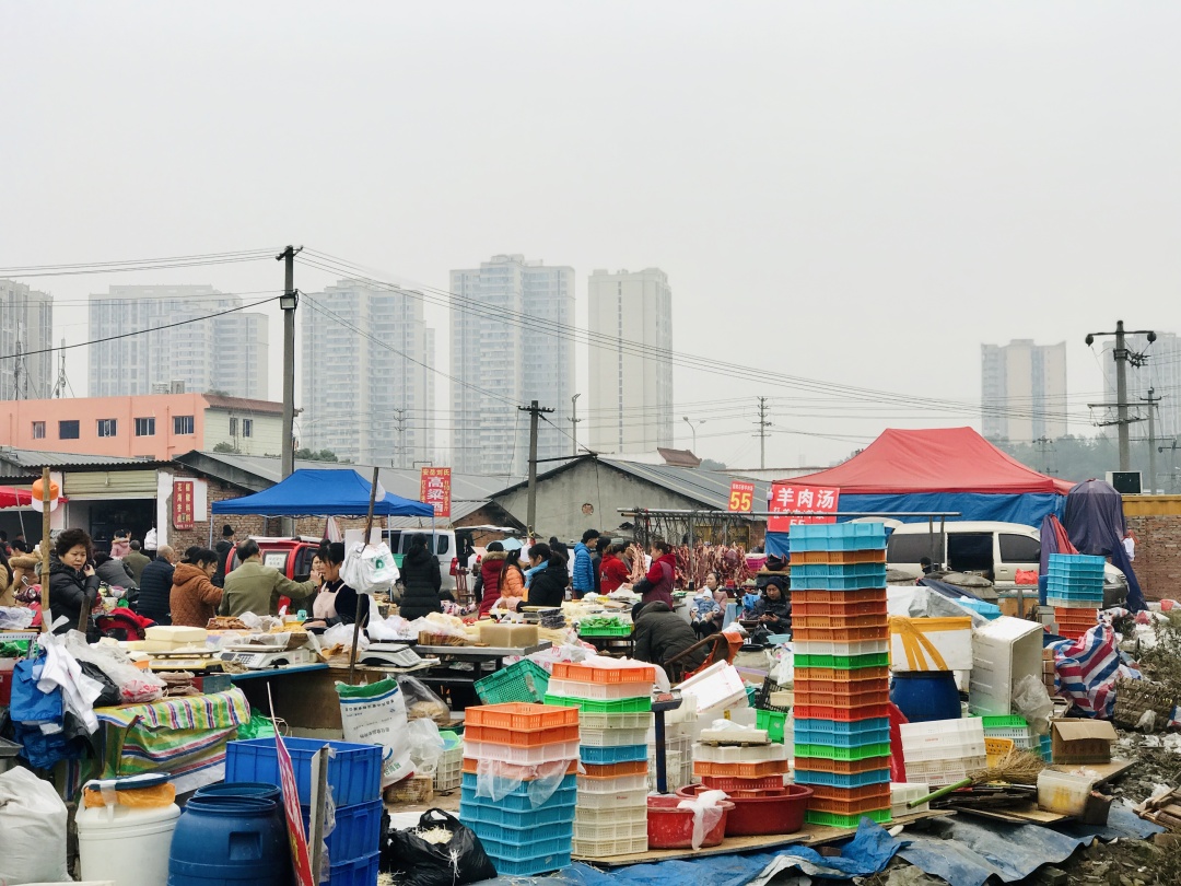 乱哄哄的集市,乱逛市场