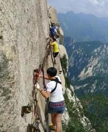 自古华山一条道出处,华山长空栈道是怎么修建的