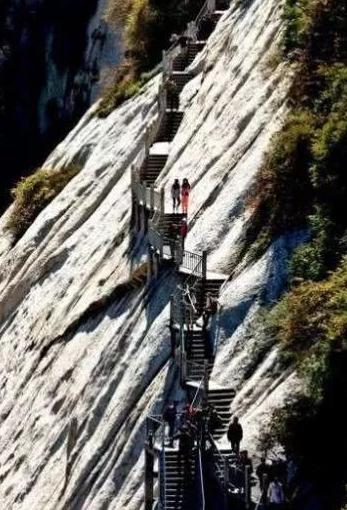 自古华山一条道出处,华山长空栈道是怎么修建的