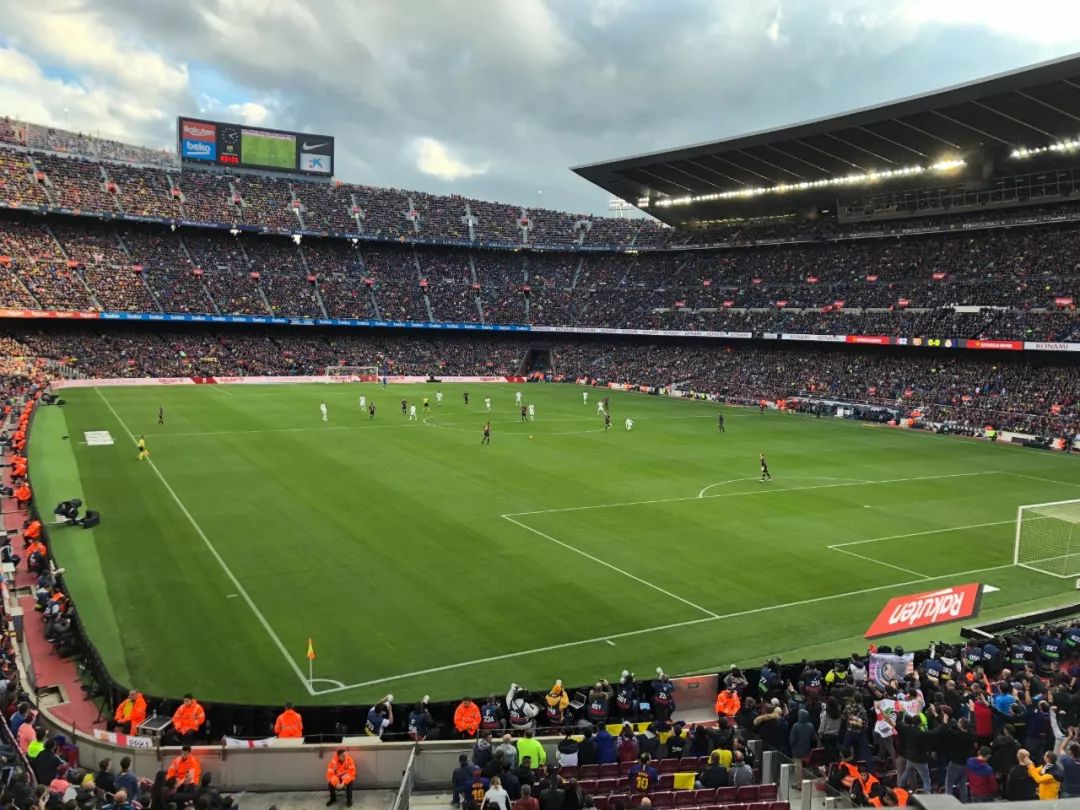 巴萨在诺坎普胜皇马多少次,在诺坎普看日落