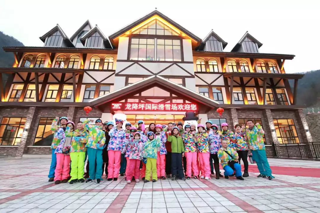 湖北最近的滑雪场,湖北哪的滑雪场有跳台