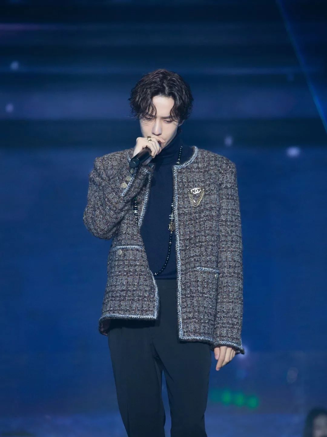 烦死了|你们这些男明星干嘛抢女装穿