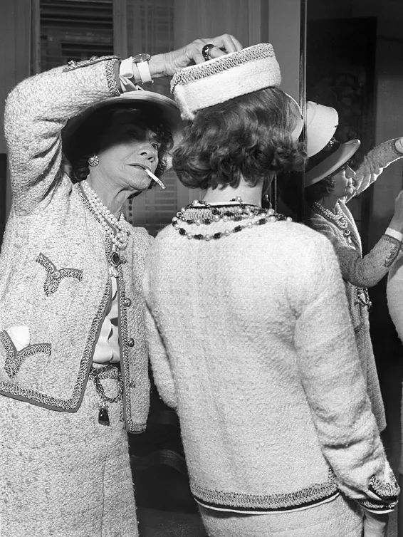 烦死了|你们这些男明星干嘛抢女装穿