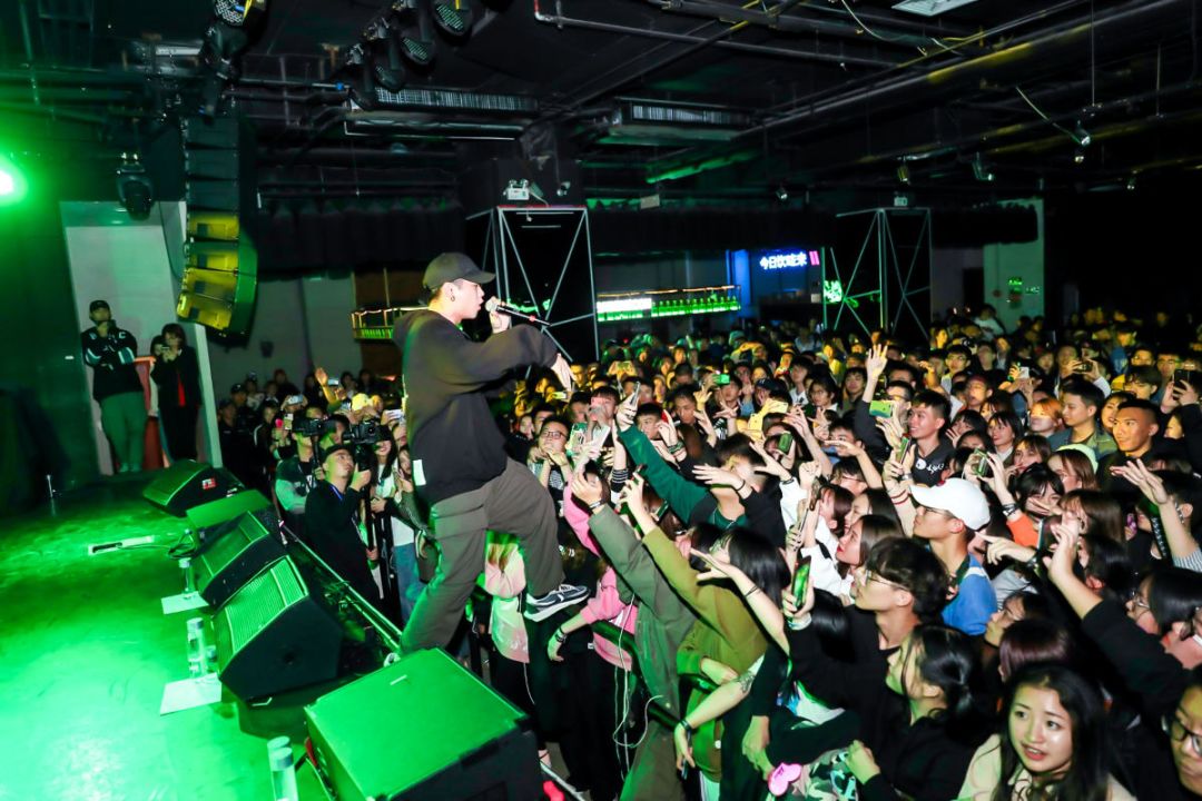 以鞋会友sneaker,那些与鞋共舞的sneaker们