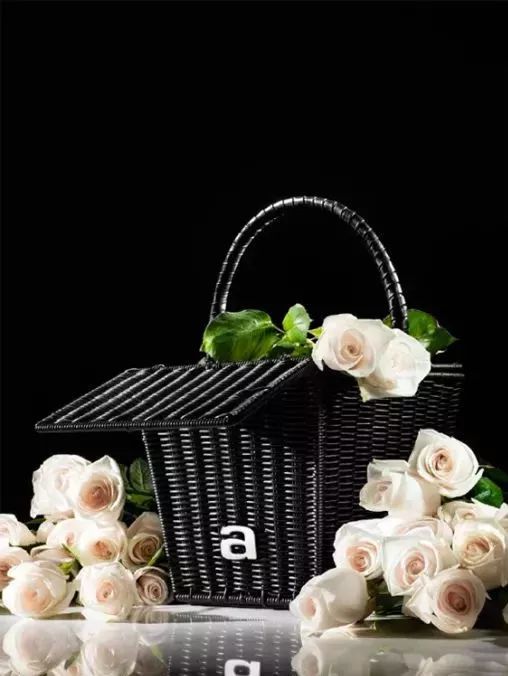 刘雯圈内好友,终于知道刘雯为什么这么红了