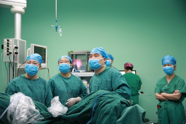 鍗冮噷閫佹俯鏆栫殑瑙嗛,鍗冮噷閫佹俯鏆栨叞闂殩浜哄績