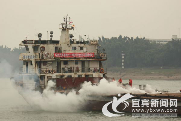 长江油船起火最新消息,长江口油船着火