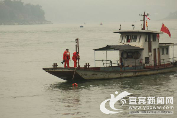 长江油船起火最新消息,长江口油船着火