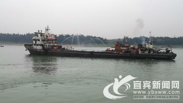 长江油船起火最新消息,长江口油船着火
