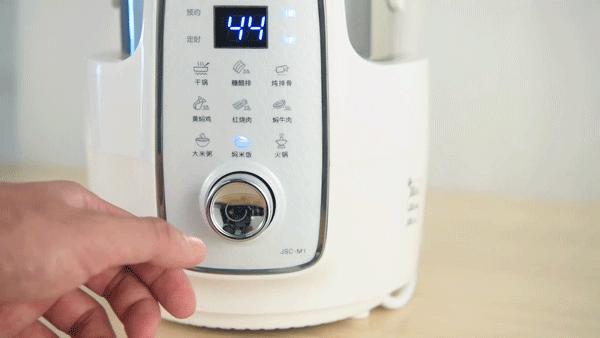 会自己做饭的锅,会自己做菜的锅