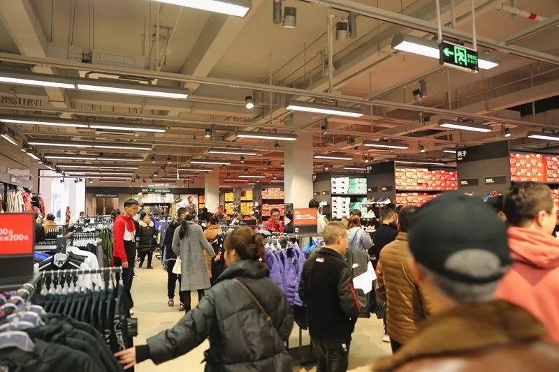 新津奥特莱斯通10号地铁吗,新津奥特莱斯购物公园开业