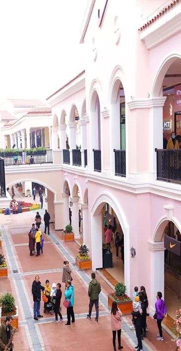 新津奥特莱斯通10号地铁吗,新津奥特莱斯购物公园开业