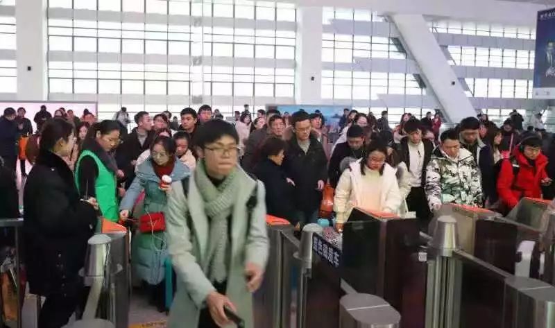 福建现在坐高铁需要扫码吗,福建省出省高铁需要取票么