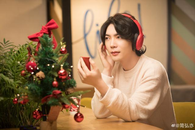 恭喜!周传雄关门弟子卡点晒照官宣结婚,女方颜值超高不输女星