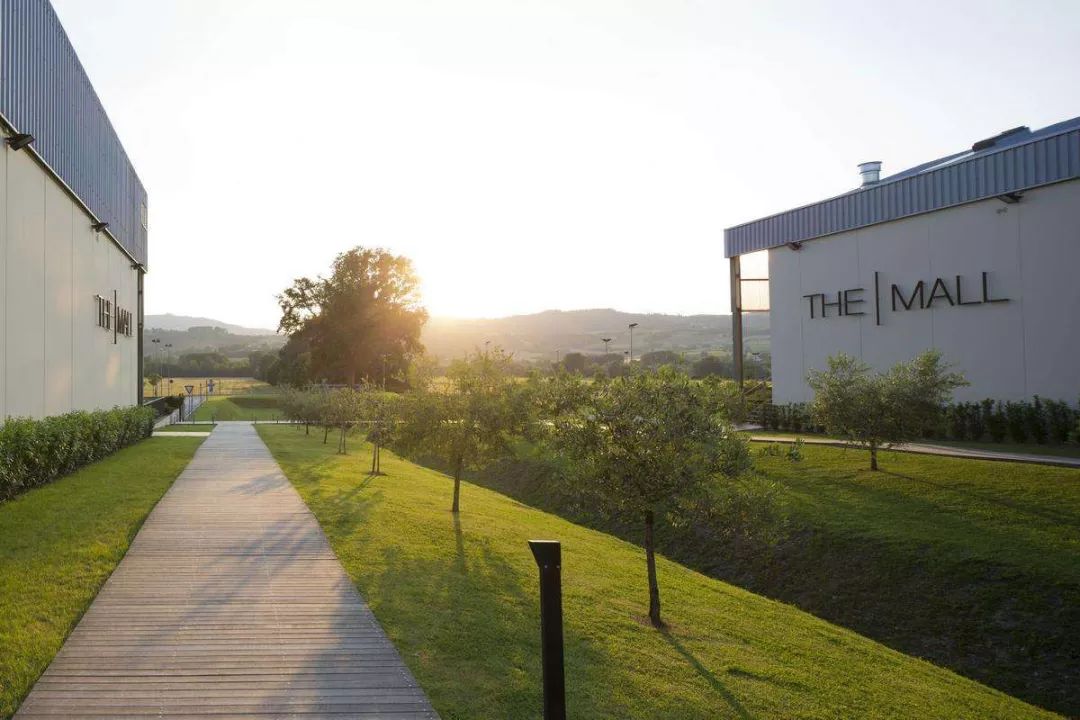 奥特莱斯吃美食,奥特莱斯为何那么火