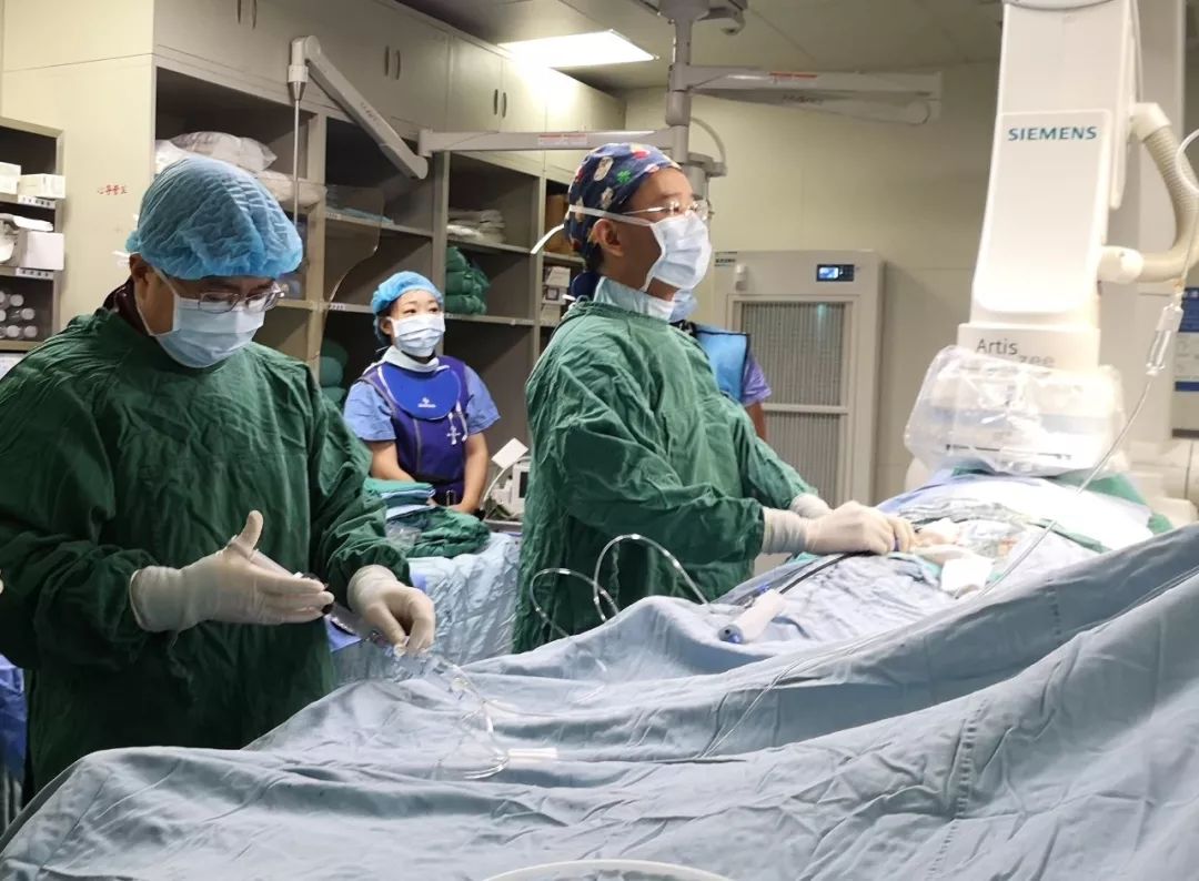 华西医院无导线心脏起搏器多少钱,人工心脏植入四川首例